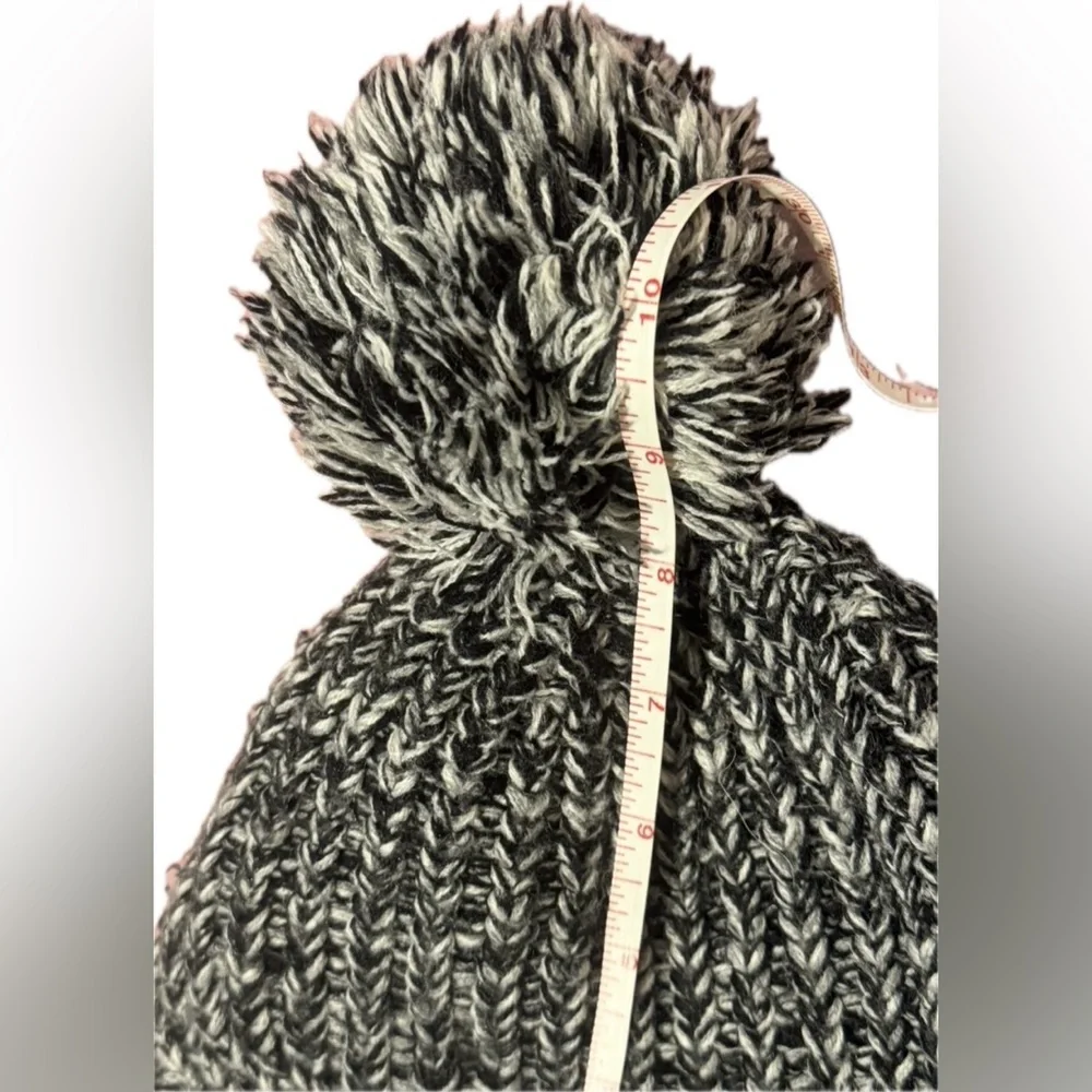 🫶 Rebecca Minkoff Monochrome Knit Pom-Pom Beanie - Picture 5 of 10